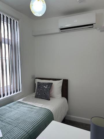Lord Merit Guest Rooms In King'S Cross St Pancras London Exterior photo